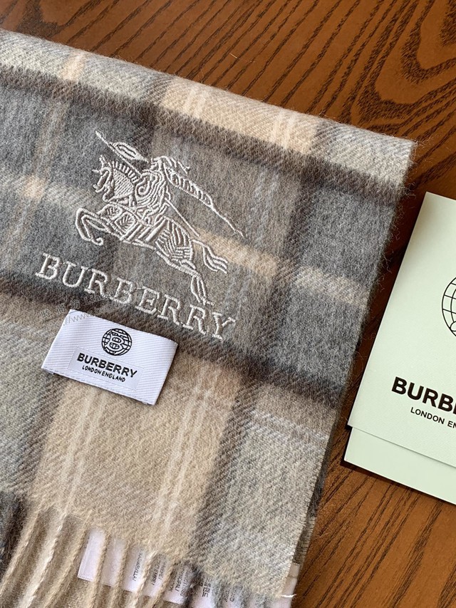 Burberry情侶圍巾羊絨圍巾披肩 巴寶莉2021新款格紋圍巾高端羊絨圍巾  mmj1234